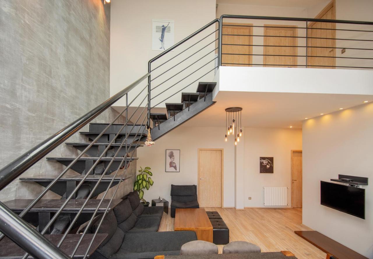 Luxury 4 Bedroom Apartment #1 In The City Center Of Tbilisi ภายนอก รูปภาพ