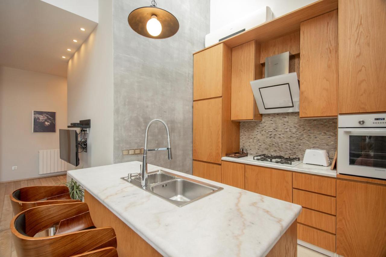 Luxury 4 Bedroom Apartment #1 In The City Center Of Tbilisi ภายนอก รูปภาพ