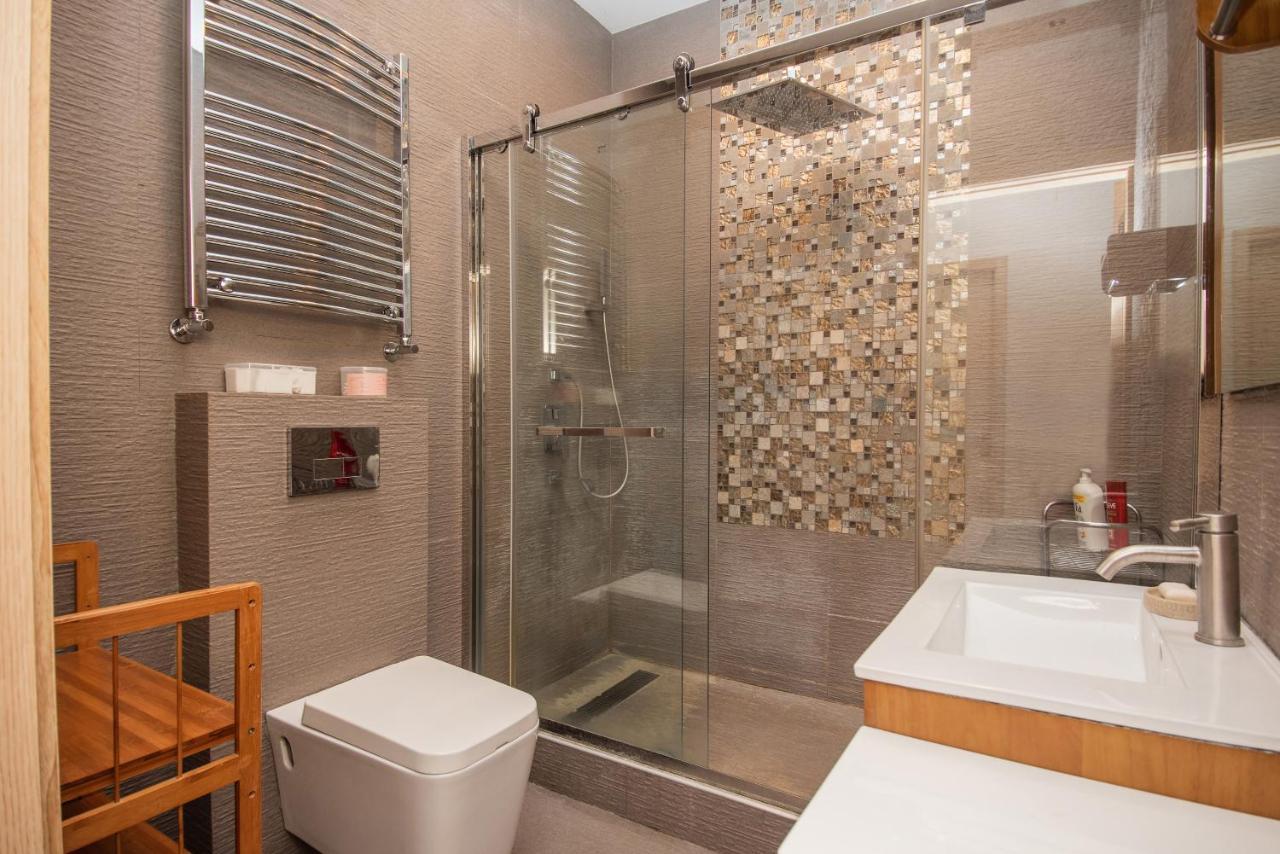 Luxury 4 Bedroom Apartment #1 In The City Center Of Tbilisi ภายนอก รูปภาพ