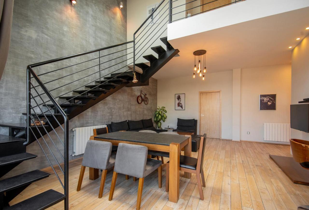 Luxury 4 Bedroom Apartment #1 In The City Center Of Tbilisi ภายนอก รูปภาพ