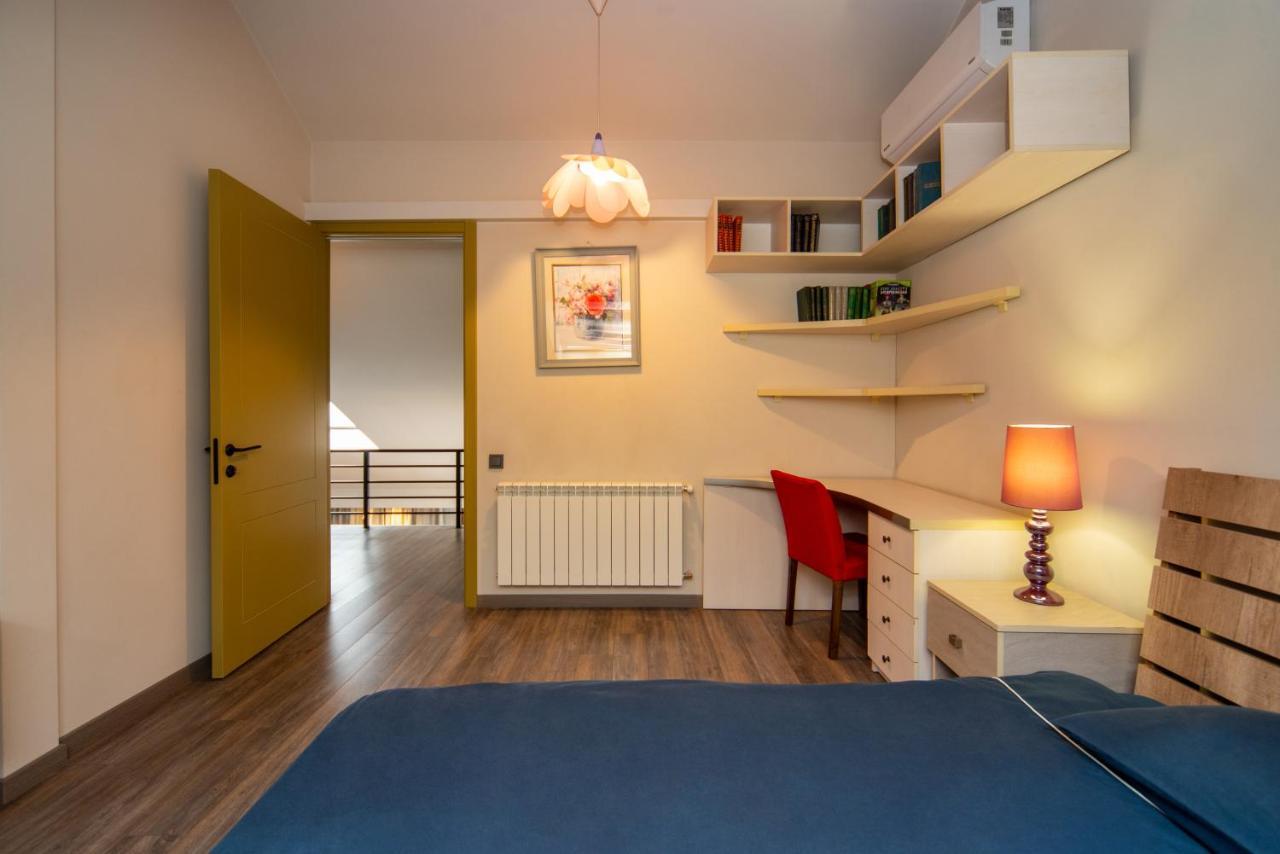 Luxury 4 Bedroom Apartment #1 In The City Center Of Tbilisi ภายนอก รูปภาพ