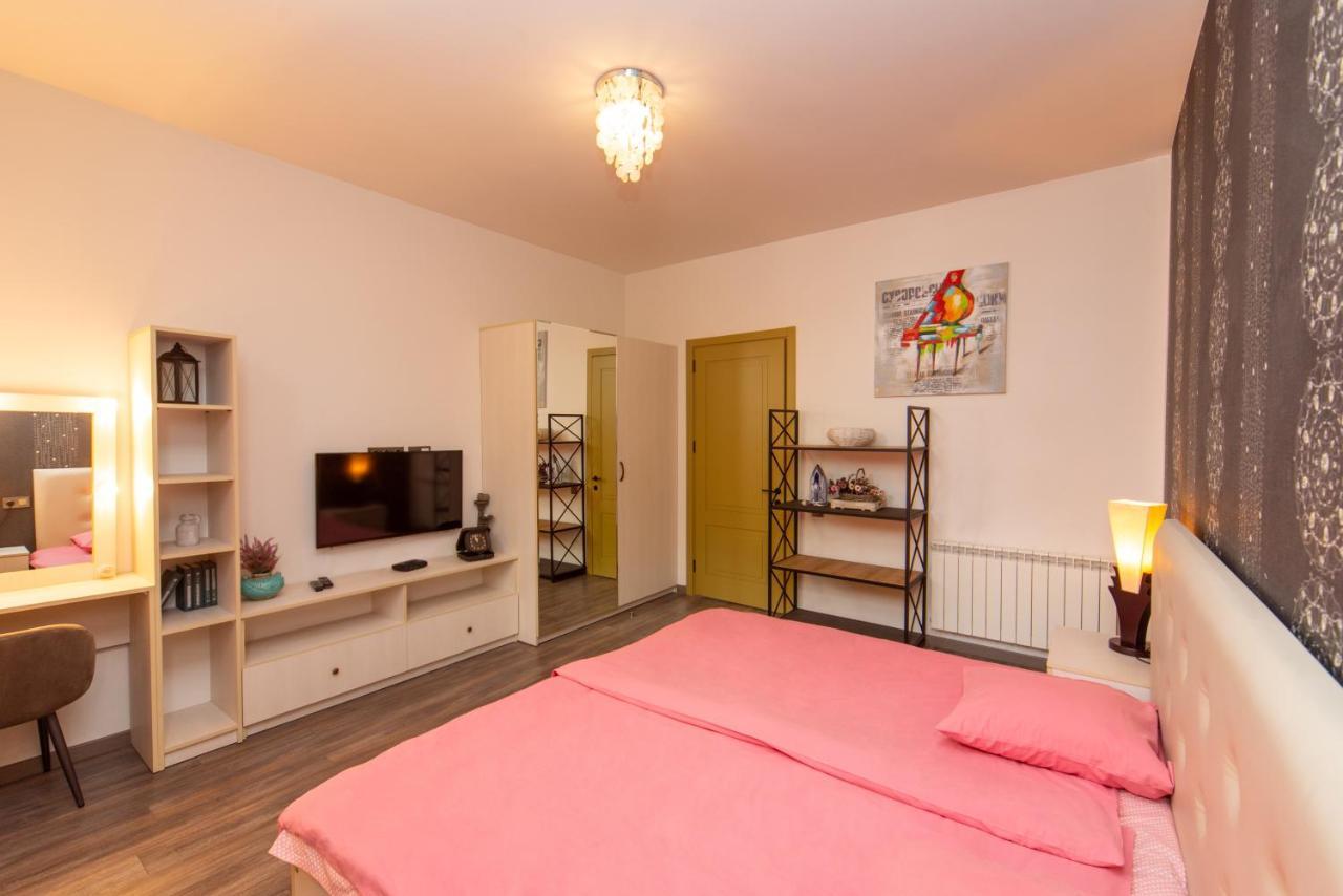 Luxury 4 Bedroom Apartment #1 In The City Center Of Tbilisi ภายนอก รูปภาพ