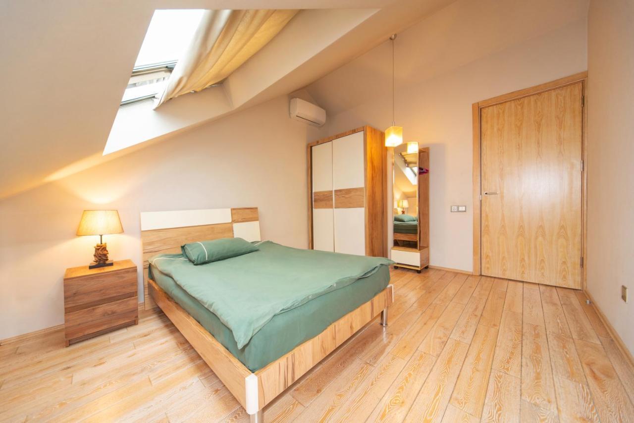 Luxury 4 Bedroom Apartment #1 In The City Center Of Tbilisi ภายนอก รูปภาพ