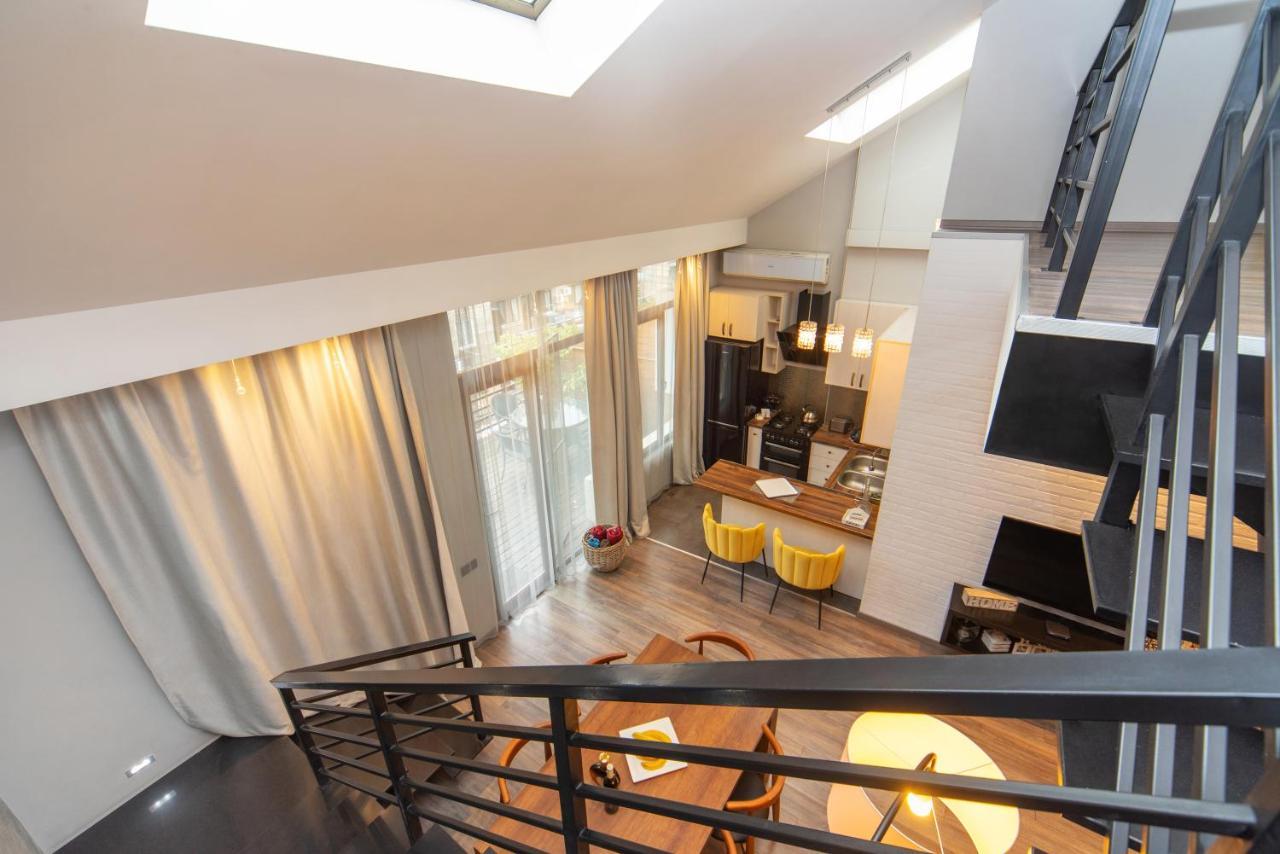 Luxury 4 Bedroom Apartment #1 In The City Center Of Tbilisi ภายนอก รูปภาพ